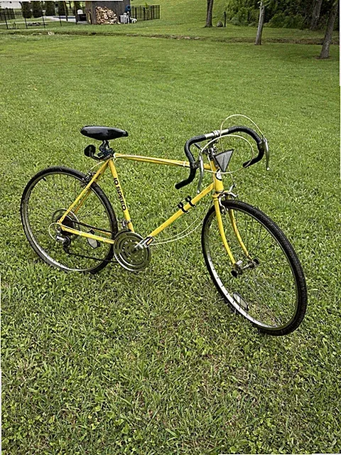 Free Spirit Vintage 10 Speed Touring Bike Steel Frame Side Pull Caliper Yellow