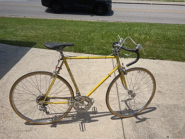 Vintage 1970's Fuji 10 Speed. Recently professionally tuned up